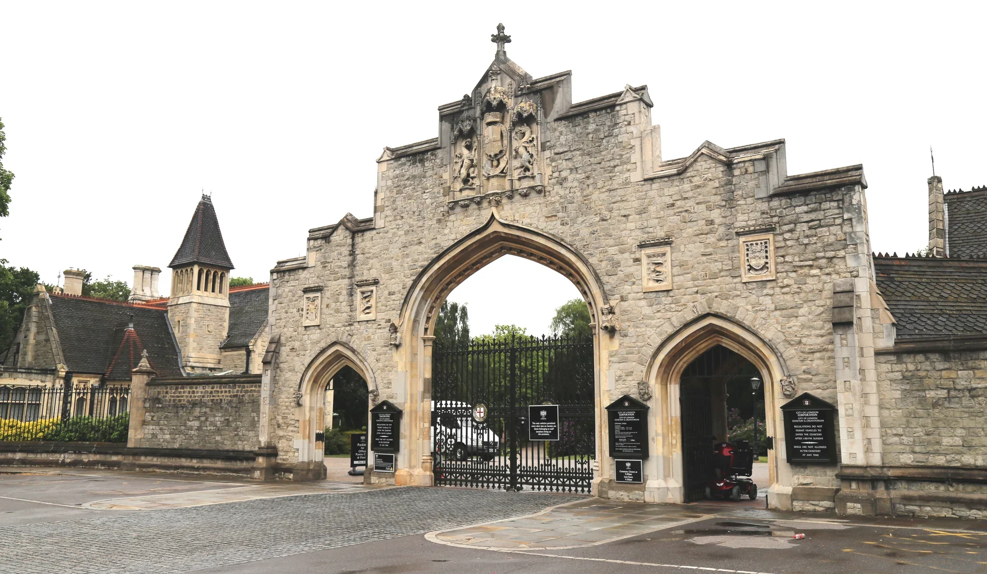 Funeral flowers delivered to City of London Crematorium — Aldersbrook, London